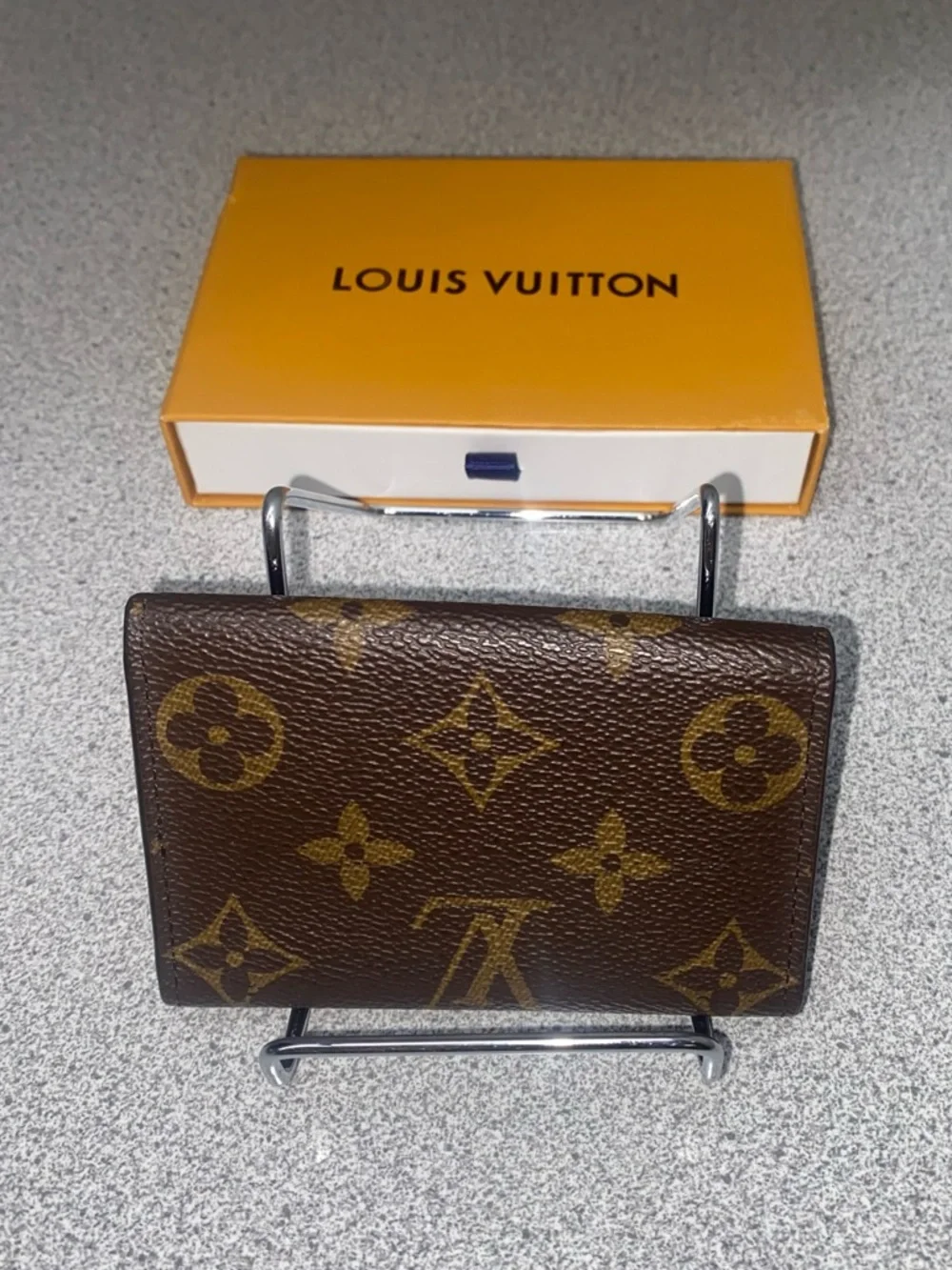 Louis Vuitton Monogram 6 Key Holder Multicles Rare Raspberry Interior EUC - Picture 4 of 15